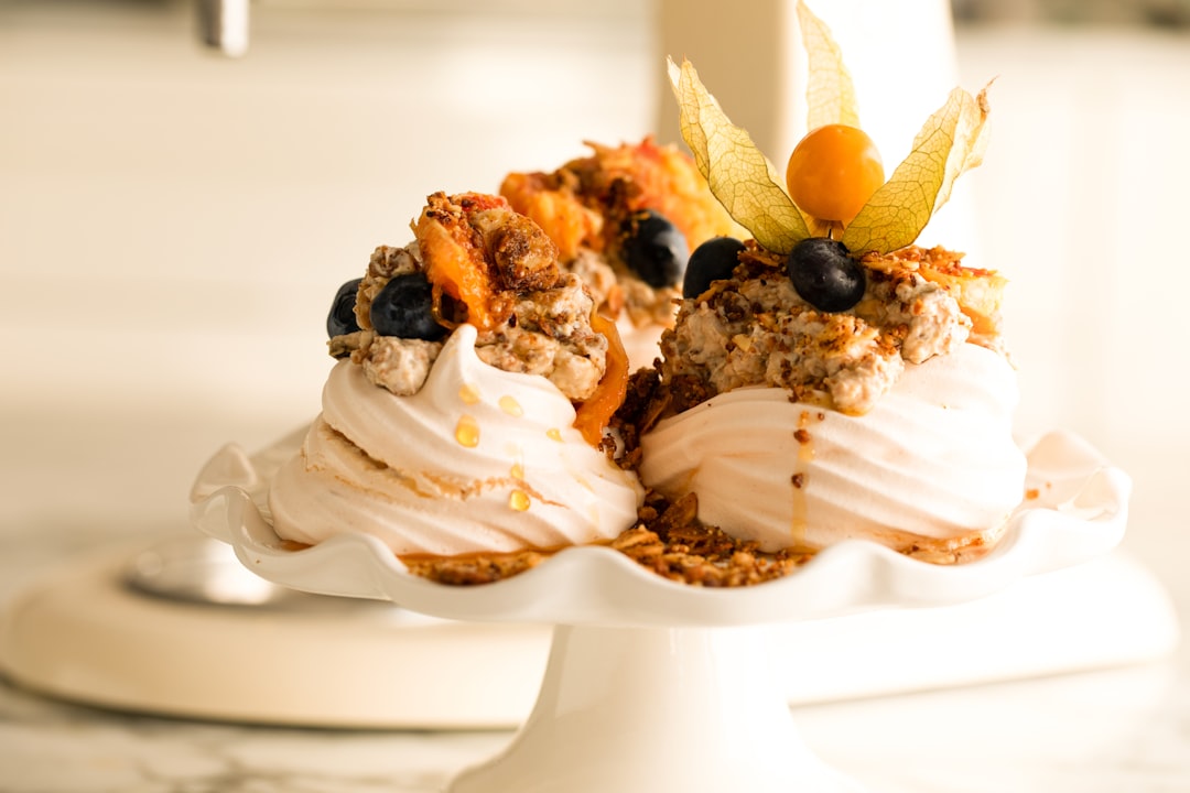 home-services-004 Pavlova by Karolin Baitinger, Bakd&Raw